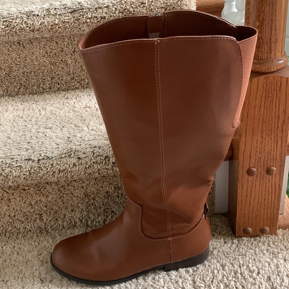 Brown boots - Picture 3 of 8